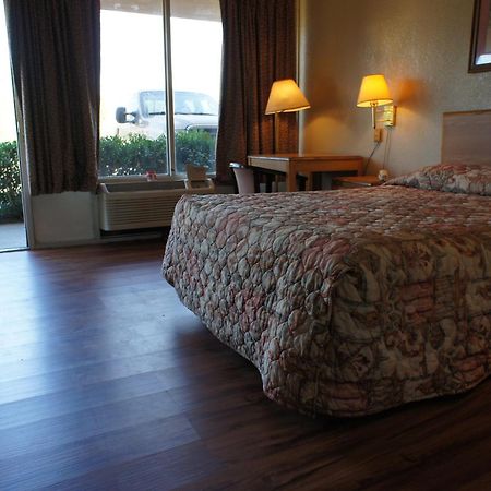 أورانج Executive Inn & Suites الغرفة الصورة